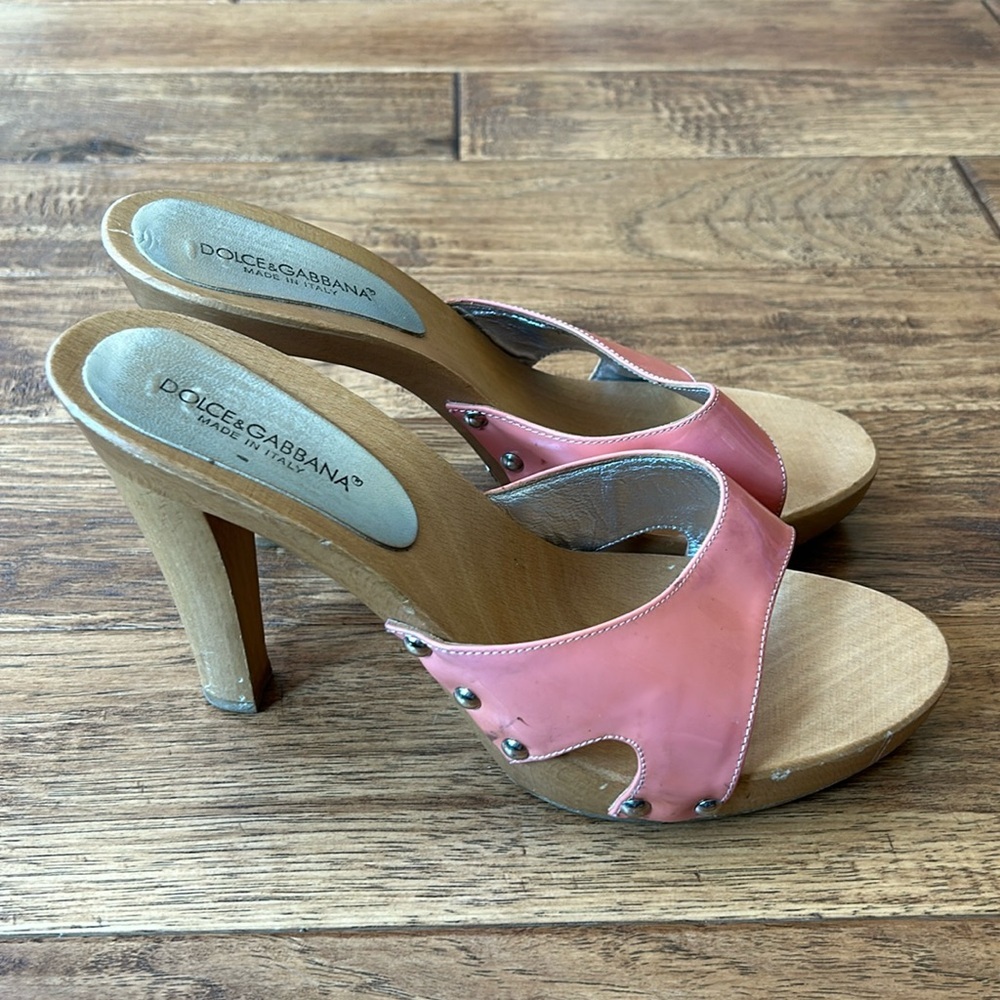 Dolce & Gabbana Pink Patent Leather Wooden Heel Mules Studded Size 40 / US 9